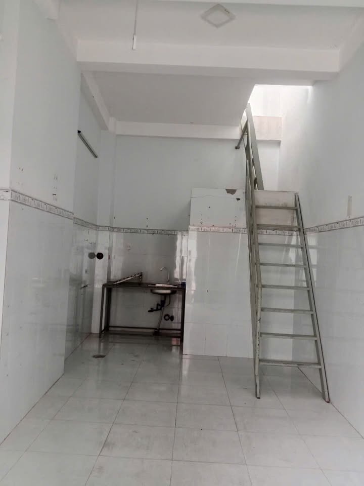 Nhà cho thuê nguyên căn 47m² giá 4 triệu - Hẻm thông thoáng tại Bình Hưng Hòa