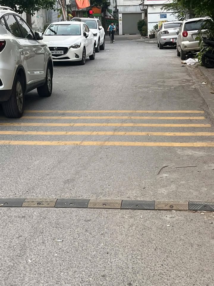 Nhà riêng Bồ Đề 50m² giá 14 tỷ - Sổ đỏ chính chủ, tiện ích đầy đủ!