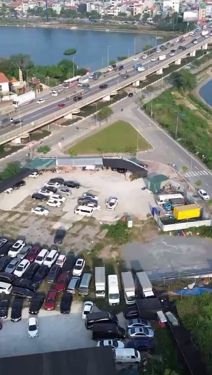 Sân thể thao cho thuê 1.300m² tại Linh Đàm, Hoàng Mai - Giá chỉ 117 triệu/tháng!