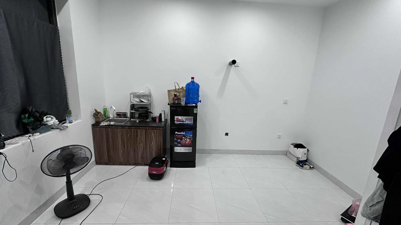 Phòng cho thuê mới xây tại Ngõ 79 Thanh Đàm, 3.5 triệu - Tiện nghi đầy đủ, gần trường học!