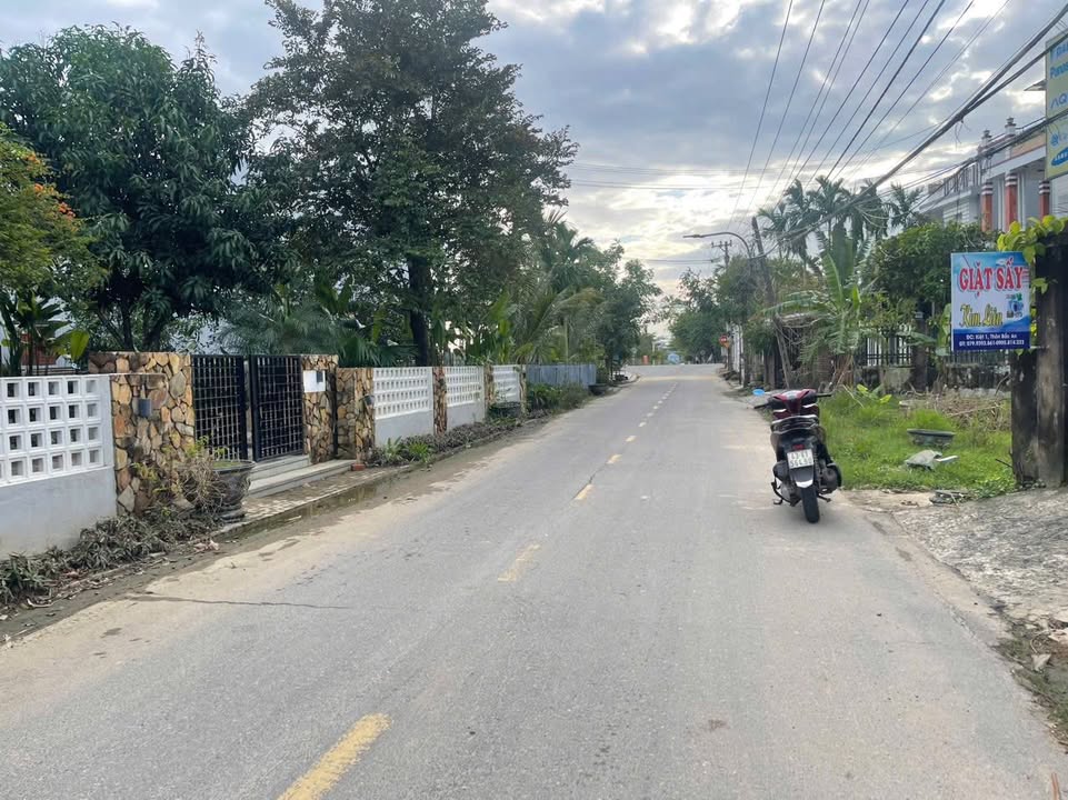 Bán đất tặng nhà C4 1 mê mới, 300m² chỉ 4.9 tỷ - Kinh doanh đỉnh tại Hòa Tiến