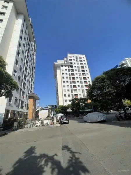Chung cư 312 Lạc Long Quân Quận 11 65m² giá 3.4 tỷ - Sổ hồng riêng, sở hữu lâu dài!