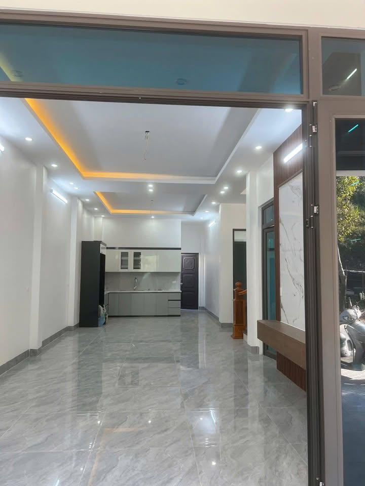 Nhà 2 tầng tại Tân Phong, Lai Châu 105m² giá 1.95 tỷ - Thiết kế hiện đại, sân phơi riêng biệt