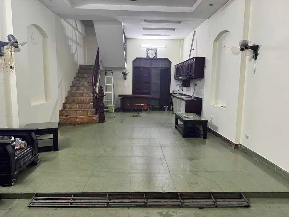 Nhà cho thuê đường Hoàng Đạo Thành, 60m² giá thỏa thuận - Nhà mới, ô tô vào tận nơi!