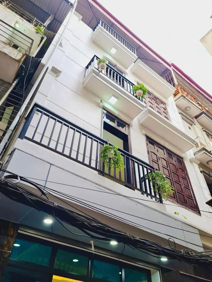 Nhà đẹp Nguyễn Hoàng, Nam Từ Liêm 38m² giá 9.5 tỷ - Full nội thất, sẵn sàng vào ở!