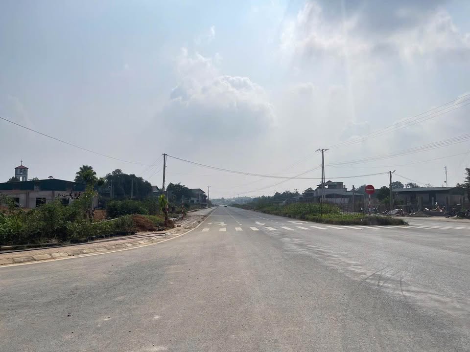 Đất nền Yên Sơn 276m² giá 2.6 tỷ - Mặt tiền 2 mặt thoáng, tiện ích đầy đủ!