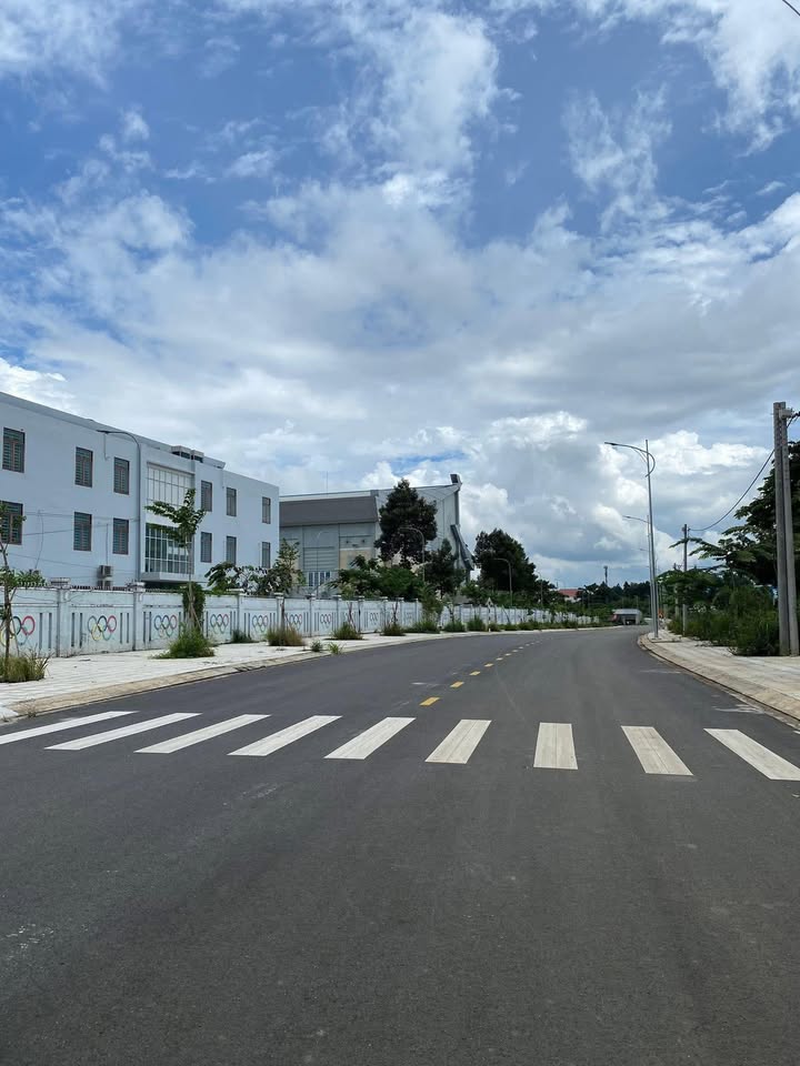 Đất nền Tân Phú, Đồng Nai 130m² giá 2.1 tỷ - Vị trí đắc địa gần công viên!