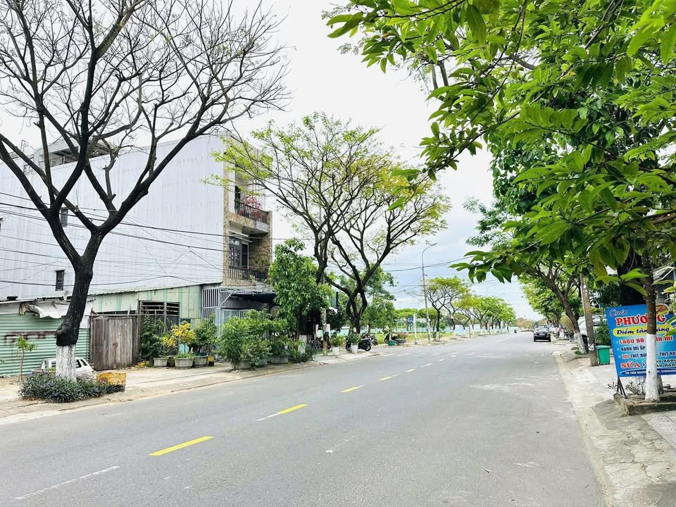 Bán đất đường Thanh Nghị, Phường Hòa Minh, Quận Liên Chiểu 110m² giá 5 tỷ - View hồ thoáng mát!