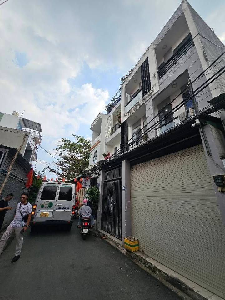 Nhà bán mặt tiền Quốc Lộ 13, Hiệp Bình Phước, 74m² giá 8 tỷ - Đầu tư sinh lời ngay!