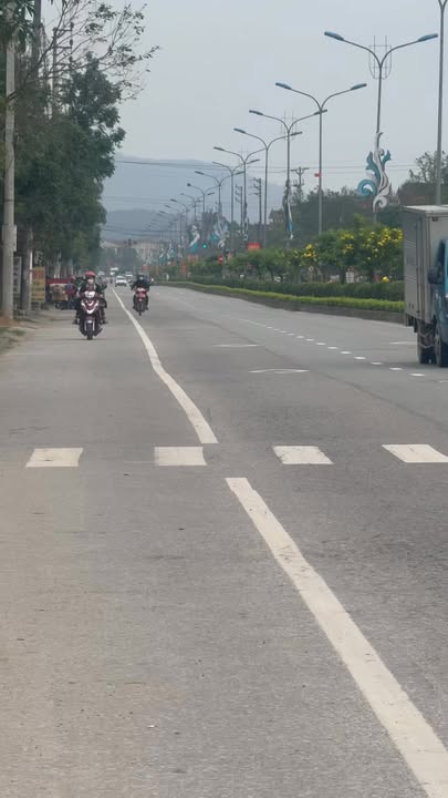 Nhà và Ôt Mặt Đường 8A Hồng Lĩnh 288m² - Vị trí kinh doanh đắc địa!