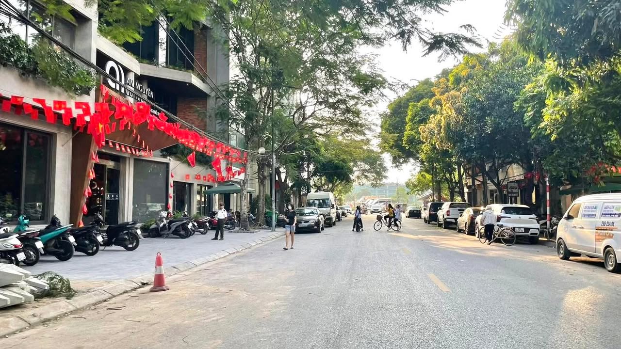 Đất nền đường Trạm Long Biên 120m² giá 20 tỷ - Cơ hội đầu tư đắc địa!