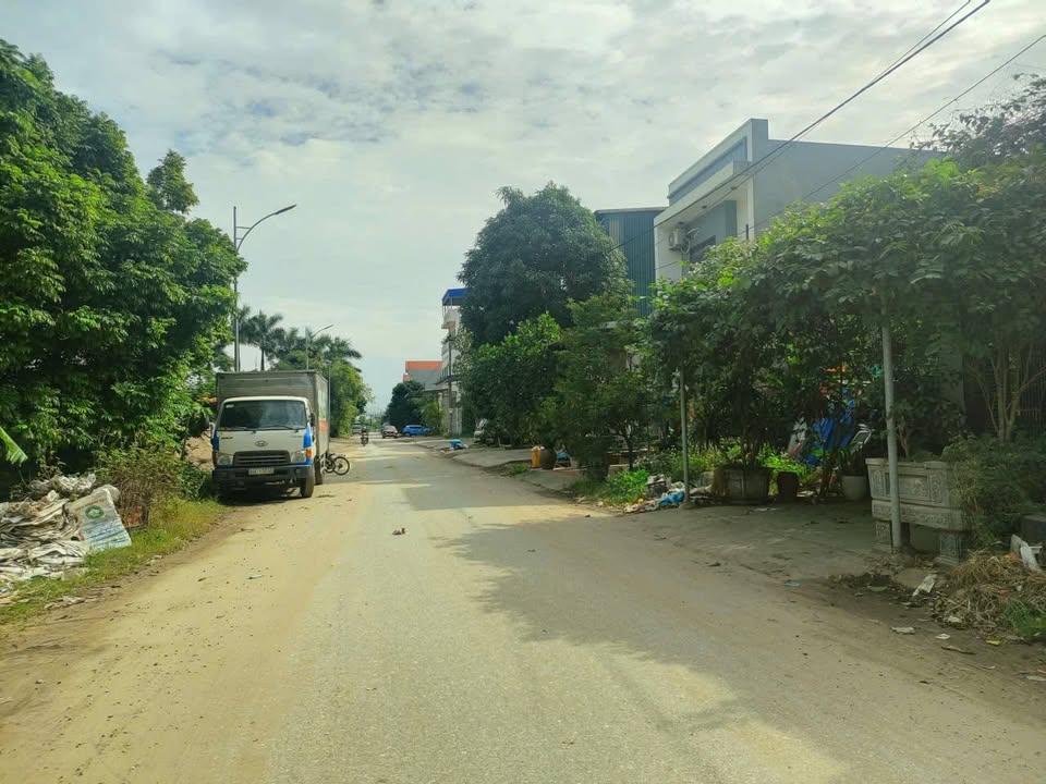 Đất phân lô Như Quỳnh 90m² - Vị trí đẹp, giá tốt chờ đón bạn!