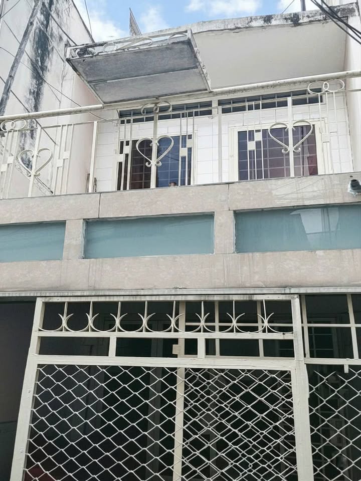 Nhà Bùi Đình Túy, Bình Thạnh 36m² giá 5 tỷ - Sổ hồng chính chủ, 3 tầng hiện đại!