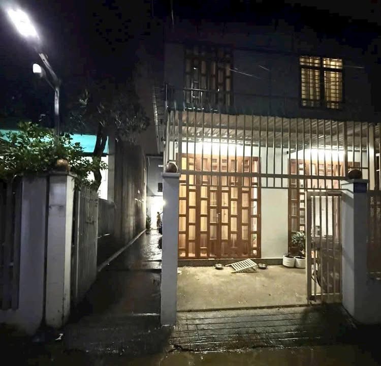 Nhà lầu + 4 phòng trọ tại Thuận An 160m² giá 5 tỷ - Đầu tư sinh lời ngay!