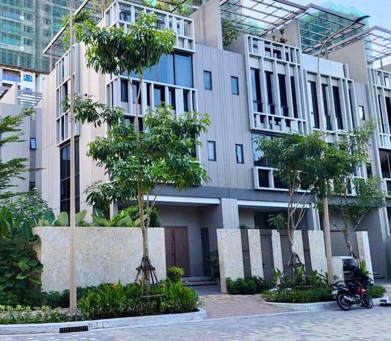 Cho thuê Townhouse The Orchard Sycamore 176m² giá 55 triệu - Nội thất sang trọng, hồ bơi riêng!