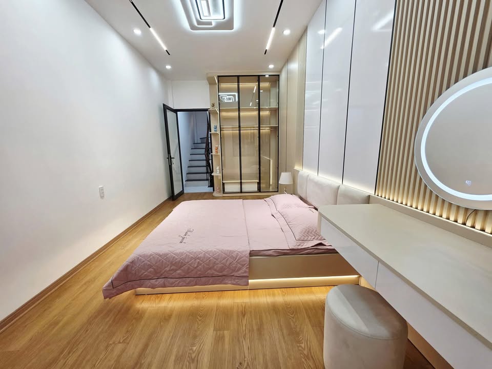 Nhà phố Hàng Buồm 25m² giá 8.7 tỷ - Cơ hội đầu tư lý tưởng!