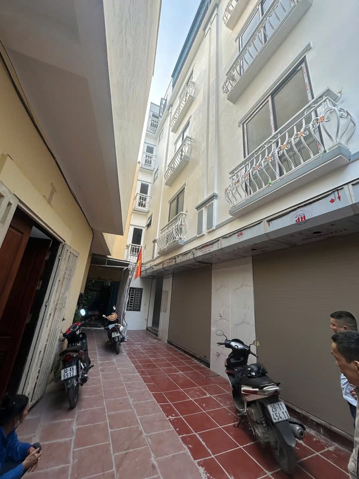 Nhà 4 tầng Trinh Lương 45m² giá thỏa thuận - Thiết kế hiện đại, có thang máy!