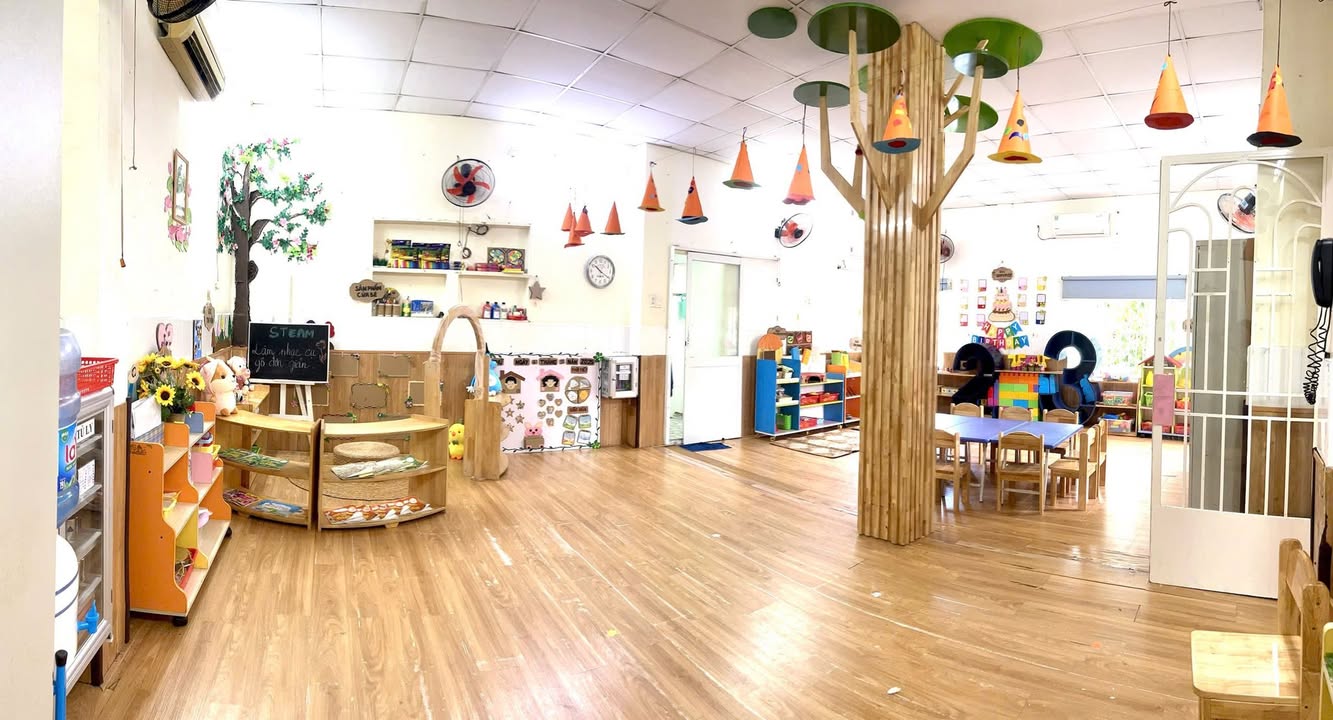 Nhà nguyên căn cho thuê hẻm xe hơi Hoà Hưng, Quận 10, 156m² - Tiện ích đa dạng