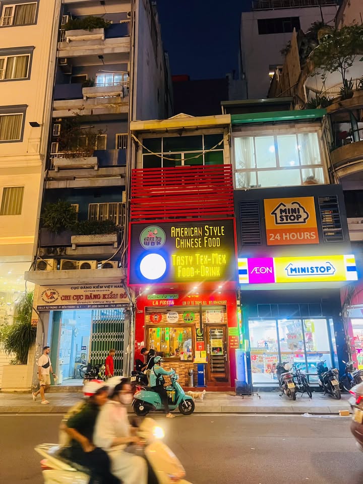 Nhà Mặt Tiền 128 Lý Tự Trọng, Q1 - Diện tích 100m² - Cho thuê giá tốt chỉ 138 triệu/tháng!