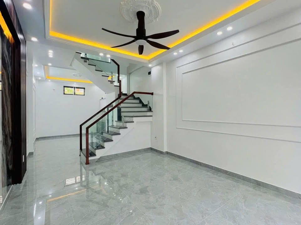 Nhà mặt đường Đà Nẵng 46m² giá 4.2 tỷ - Lô góc thoáng mát, sẵn sàng ở!