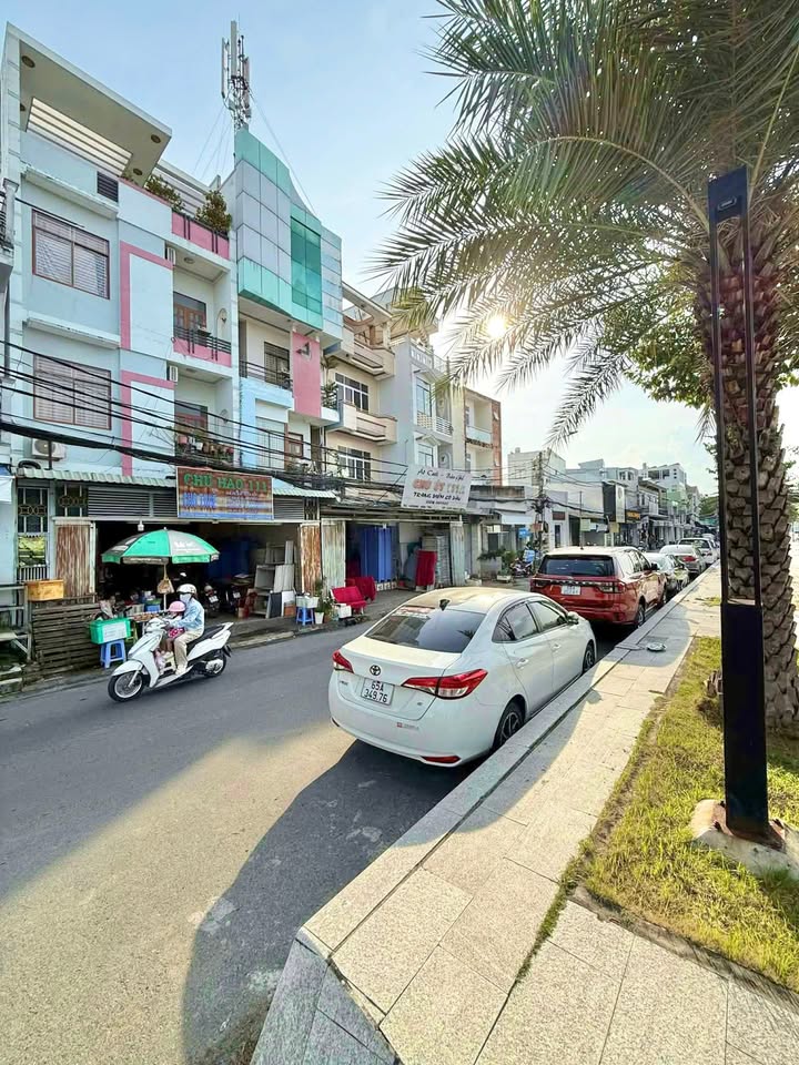 Nhà 1 trệt 3 lầu đường Hoàng Văn Thụ, Cần Thơ 71.3m² giá 11.5 tỷ - Sổ hồng chính chủ!