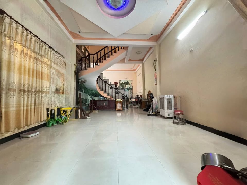 Cho thuê nhà mặt tiền Kinh Doanh Phú Tài 160m² chỉ 6 triệu - Đầy đủ nội thất, sẵn vào ở ngay!