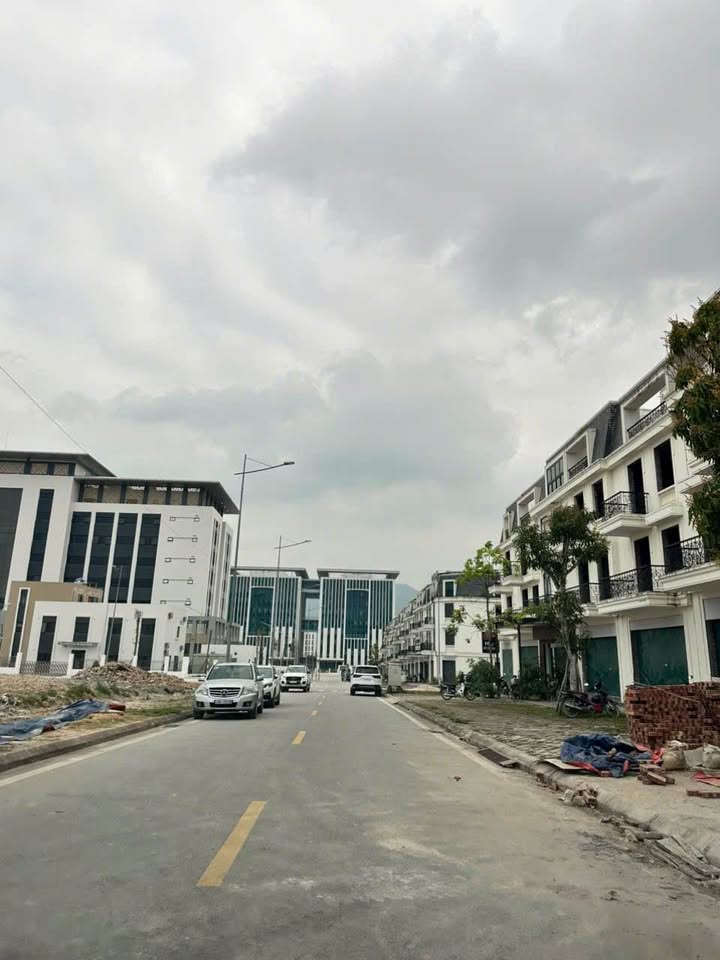 Nhà 3,5 tầng 2 mặt tiền Đề Thám, 202m² giá 1 tỷ - Đầu tư sinh lời lý tưởng!