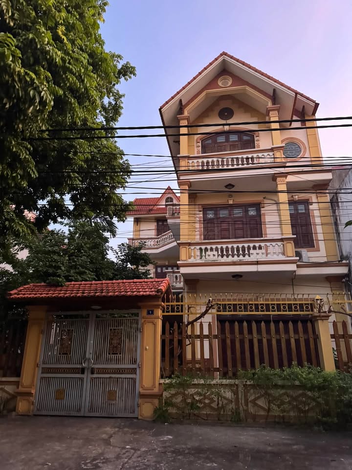 Nhà 3 tầng Ninh Bình 222m² giá thỏa thuận - Không thể bỏ lỡ!