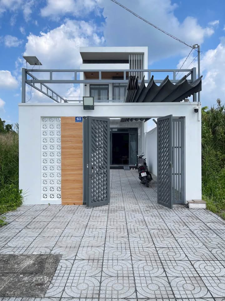 Nhà 1 Trệt 1 Lầu Khu Dân Cư Vạn Phát, Cái Tắc 165m² giá 3.25 tỷ - Sân rộng đậu ô tô thoải mái!