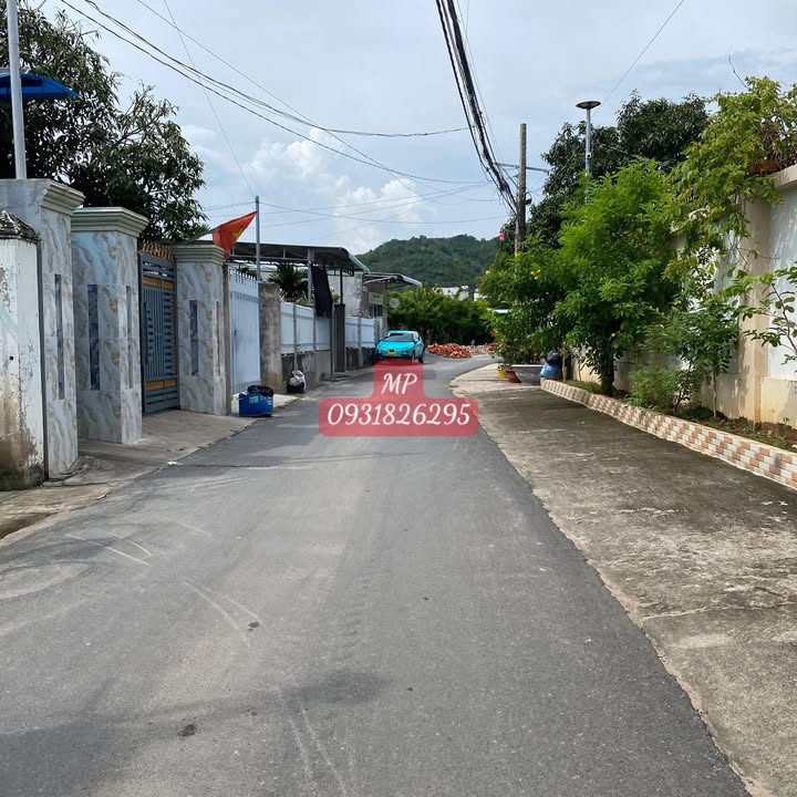 Đất nền Long Hải 152.3m² giá 1.85 tỷ - Gần chợ và trường học!