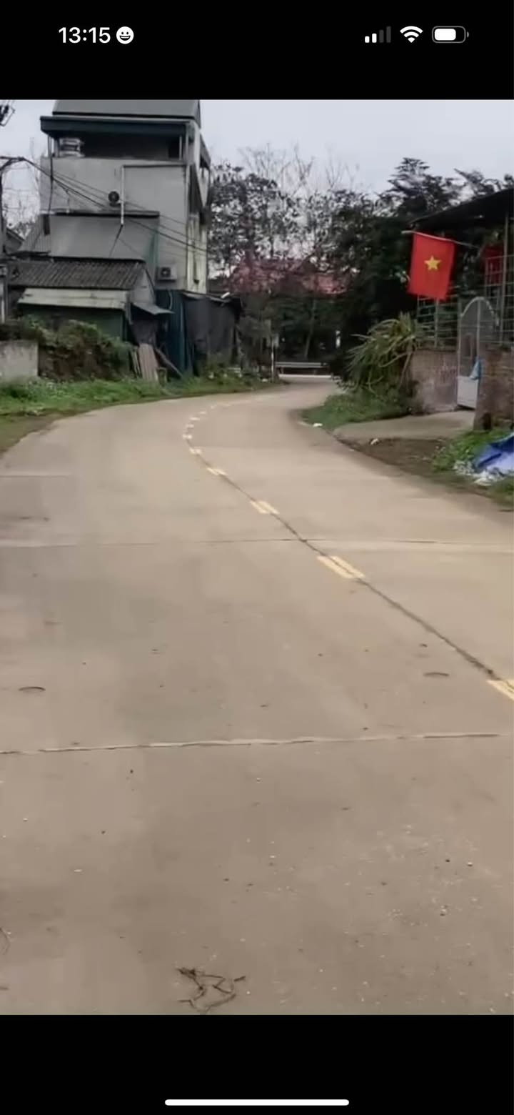 Đất nền Nông Tiến Tuyên Quang 330m² - Hướng Đông, mặt đường rộng ô tô tránh nhau!