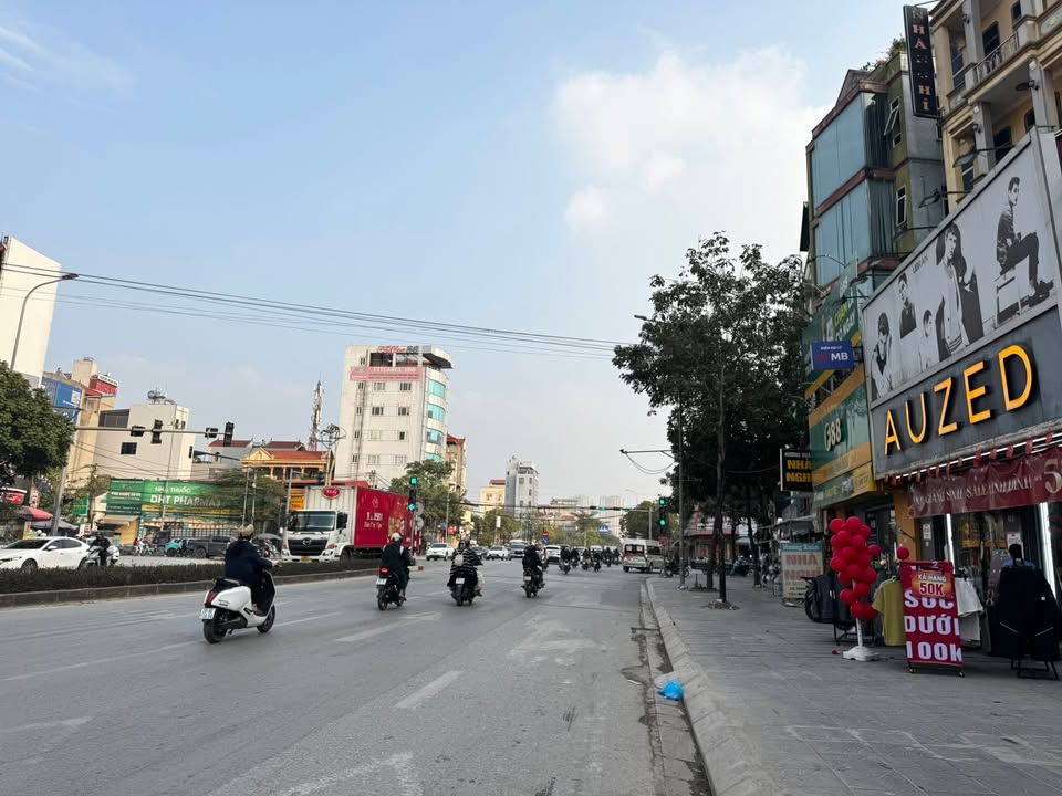 Nhà mới Hoài Đức 39m² giá 8 tỷ - Thiết kế hiện đại, thang máy