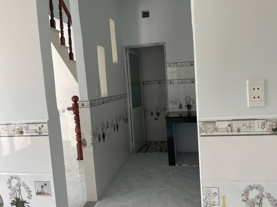 Nhà Tân Thới Nhì Hóc Môn 24m² giá 1.55 tỷ - Sổ hồng riêng, thương lượng nhẹ!