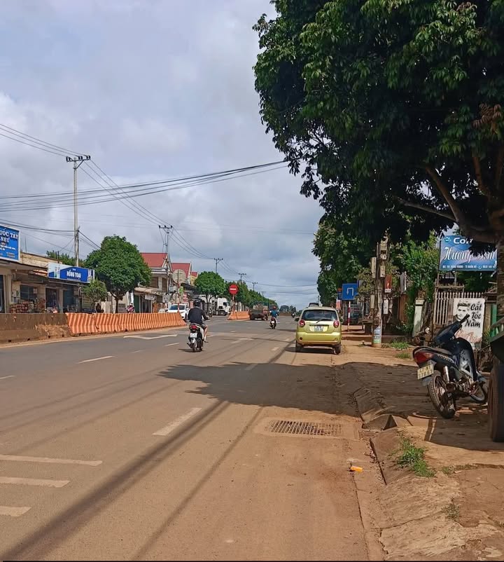 FrontHouse mặt tiền Hùng Vương Buôn Hồ 544m² giá 8.3 tỷ - Cơ hội đầu tư tuyệt vời!