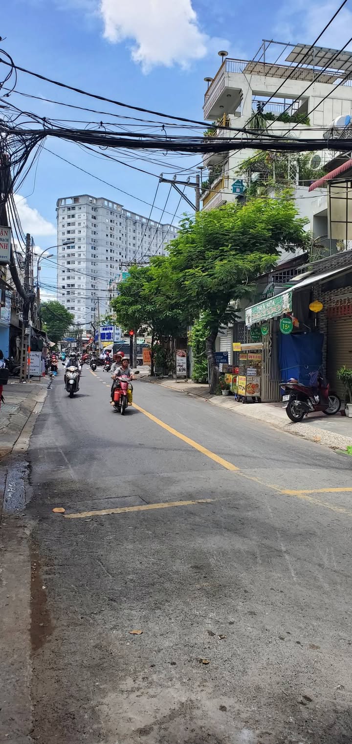 Nhà mặt tiền Trịnh Đình Trọng, Q.11, 60.2m² giá 10 tỷ - Kinh doanh đa ngành nghề!