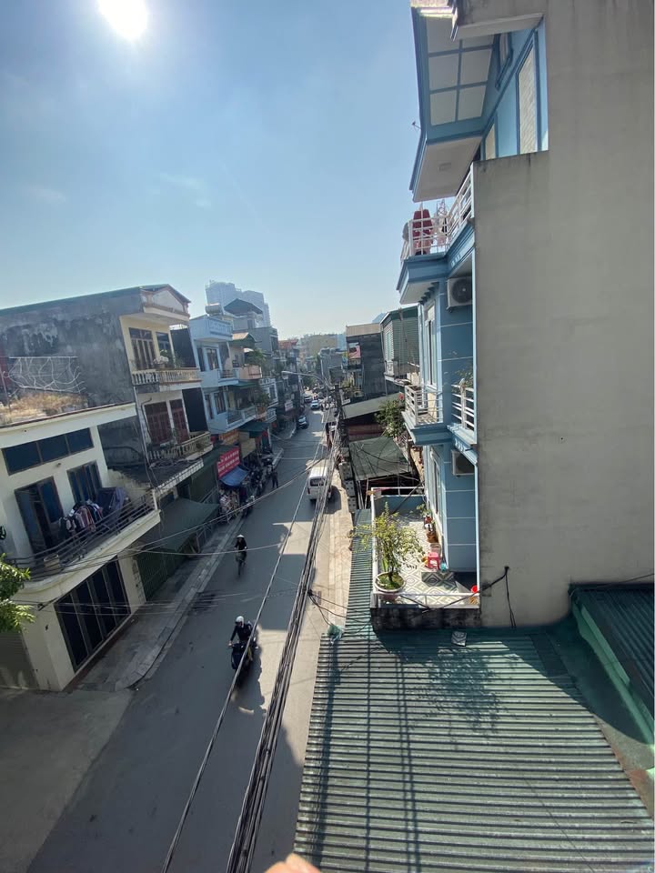 Nhà 3 tầng mặt đường Yết Kiêu, Hạ Long 105m² giá 9 tỷ - Kinh doanh đa dạng!