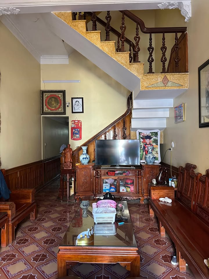 Nhà mặt đường Lê Lai Lạng Sơn 85m² giá 3 tỷ - Hướng Đông, sổ hồng chính chủ!