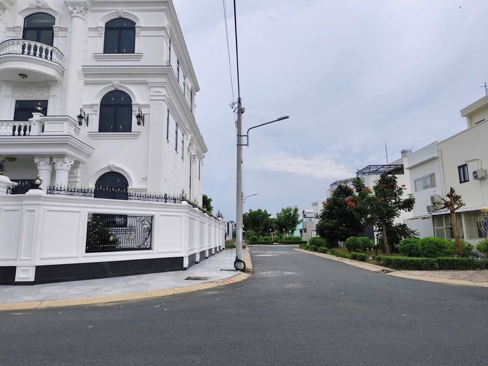 Đất nền khu Nam Thủ Khoa Huân - Châu Đốc 100m² giá 2 tỷ - Tiềm năng đầu tư lớn!