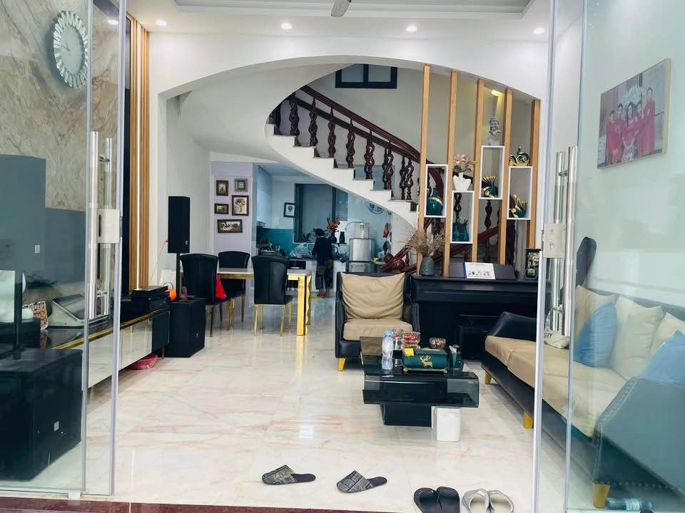 Nhà 3 tầng 51m² ngõ 302 Văn Cao, quận Lê Chân, Hải Phòng - Chính chủ giá 3.5 tỷ