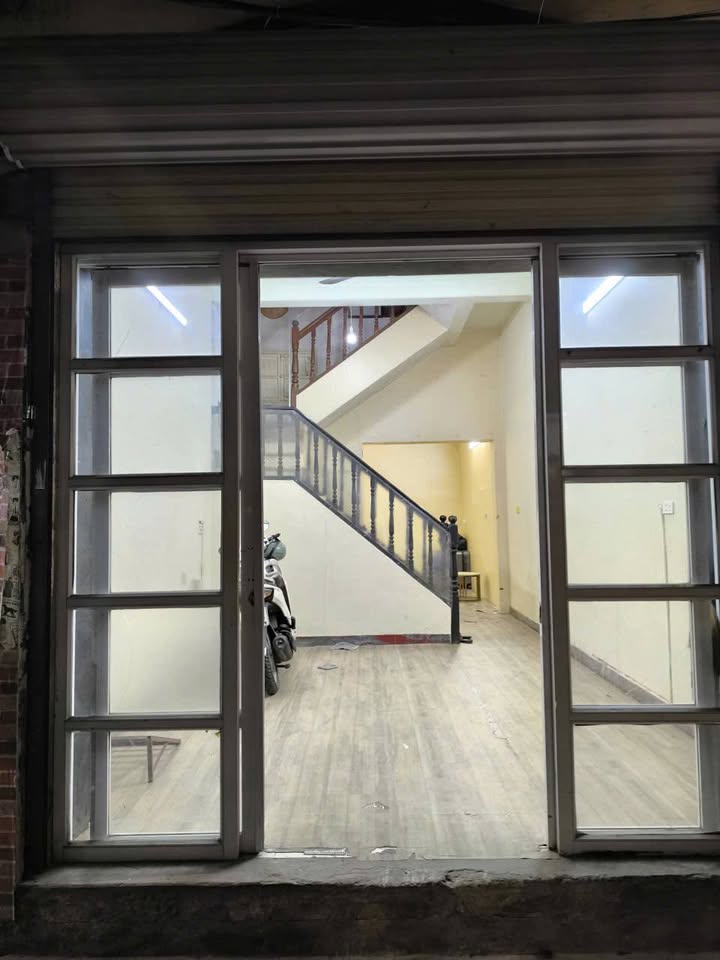 Cửa hàng cho thuê tại trung tâm Hai Bà Trưng 42m² - Mặt tiền lý tưởng kinh doanh!