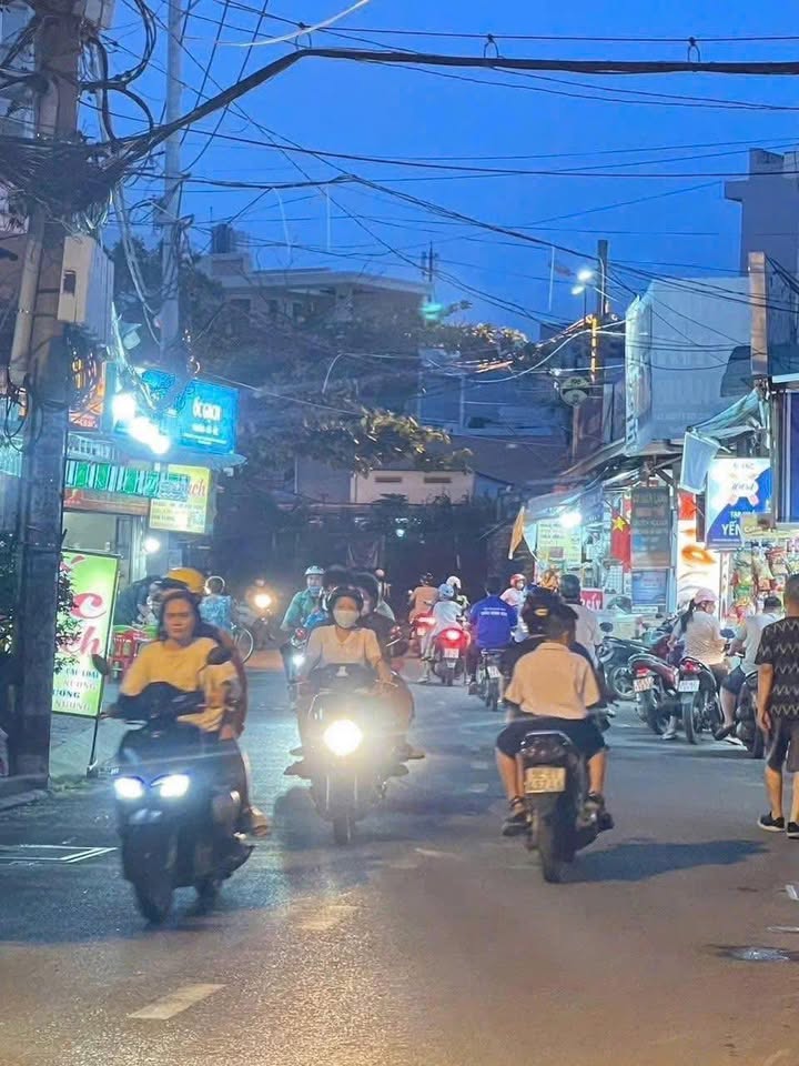 Bán gấp nhà mặt tiền 24 đường số 12, Gò Vấp, 143m² - Cơ hội đầu tư sinh lời!