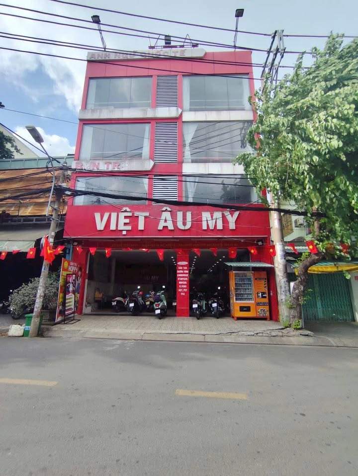 Bán Toà Trung tâm Việt Âu Mỹ - Mặt tiền đường Chung Thị Minh, Q12 - Dòng tiền 83 triệu/năm!