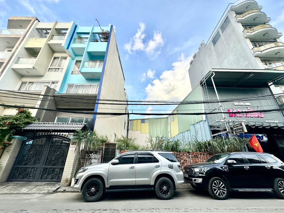 Nhà phố Mặt Tiền Đường Số 28, Cát Lái, Thủ Đức 108m² giá 11.5 tỷ - Vị trí đẹp, tiện ích đa dạng!