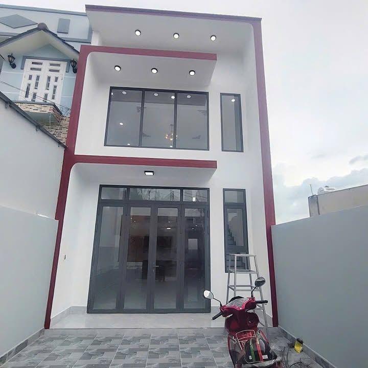 Nhà mặt tiền đường Số 5, Tân Thông Hội, Củ Chi 110m² giá 3,95 tỷ - Pháp lý chuẩn, tiện ích đầy đủ!