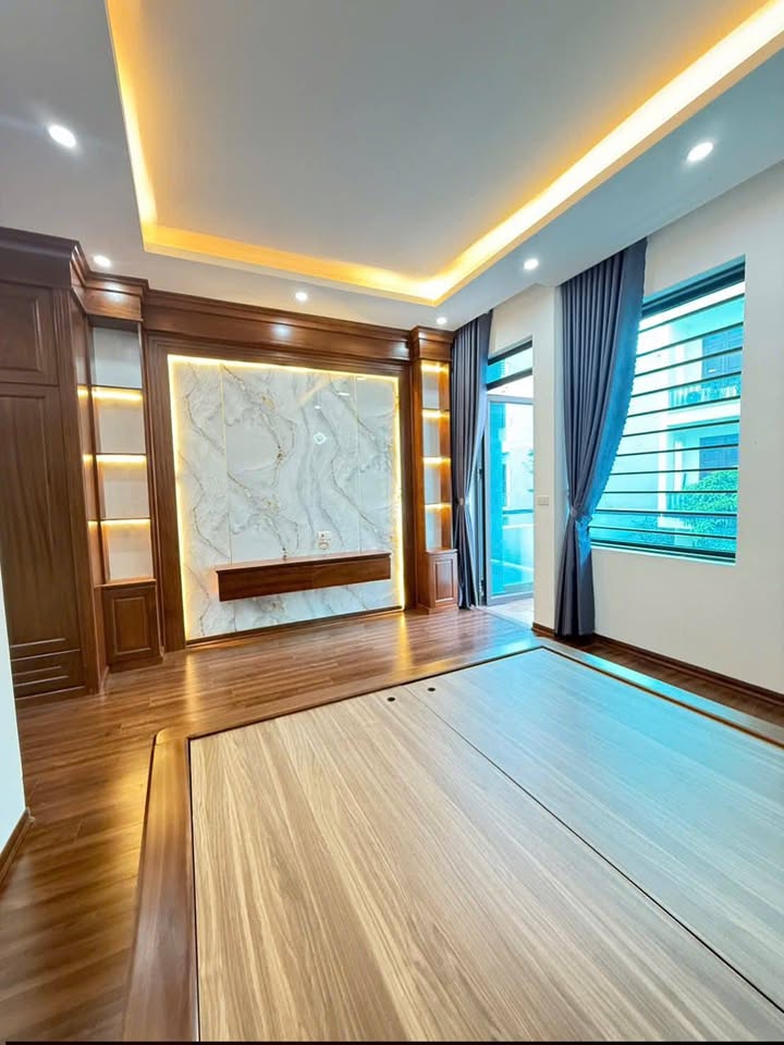 Nhà 4 tầng thang máy Tân Bình Hải Dương 67,5m² giá 6,3 tỷ - Chính chủ, sẵn sàng vào ở!