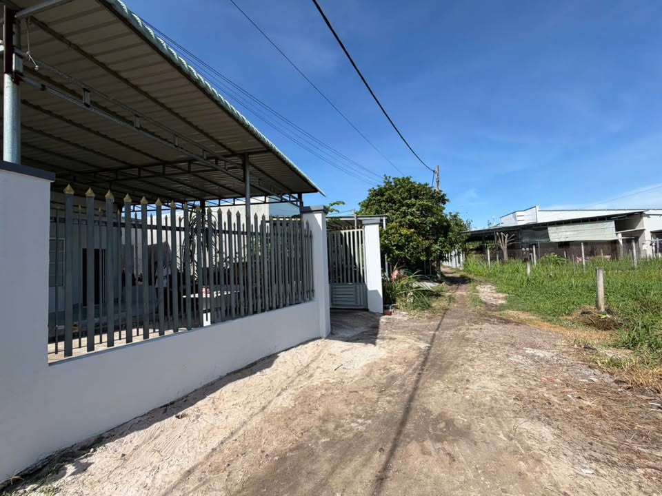 Nhà bán tại xã Long Điền, Bà Rịa - Vũng Tàu, 200m² giá 1.38 tỷ - Không gian sống lý tưởng!