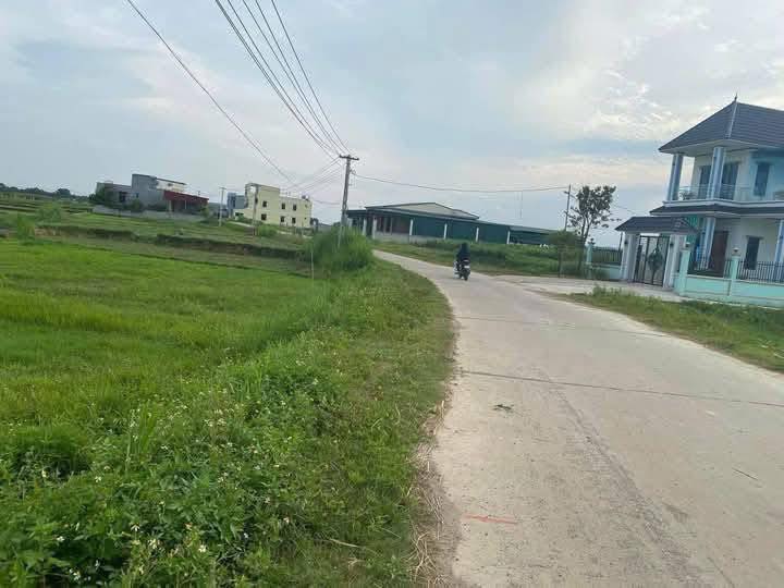 Đất nền mặt đường liên xã tại xã Xuân Giang - 120m² giá chỉ 600 triệu!