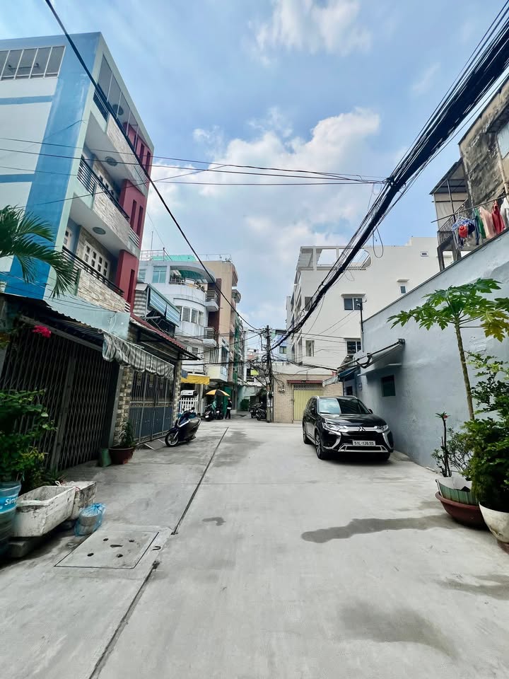 Nhà nát Lạc Long Quân Q.11 45m² giá 6.39 tỷ - Đất đẹp xây mới!