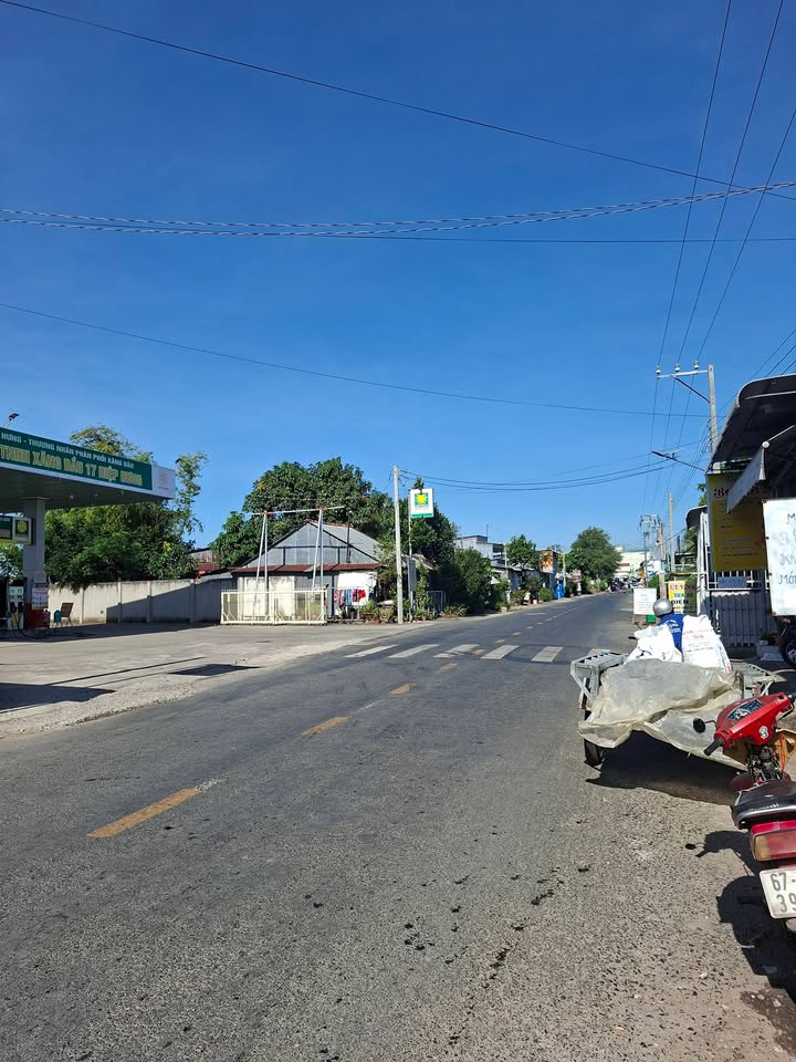 Nhà 2 tầng tại Bình Thạnh Đông, 171m² giá 2.2 tỷ - Sổ hồng chính chủ!