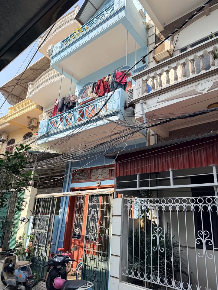 Nhà 3 tầng chính chủ đường Nguyễn Văn Cừ 50m² - Tiện ích đầy đủ, giá thỏa thuận!